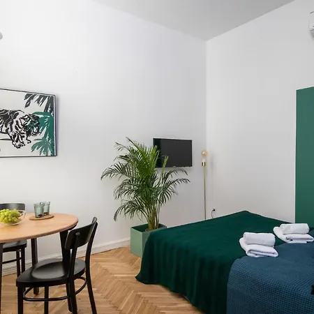 Barbacan Suites - Old Town Apartments - By Upstairs-2