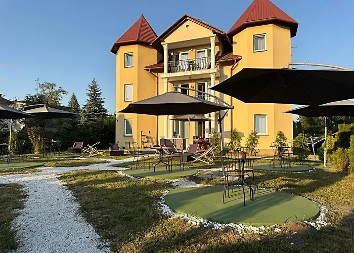 Castle - Free Parking - Self Check In (Adults Only)